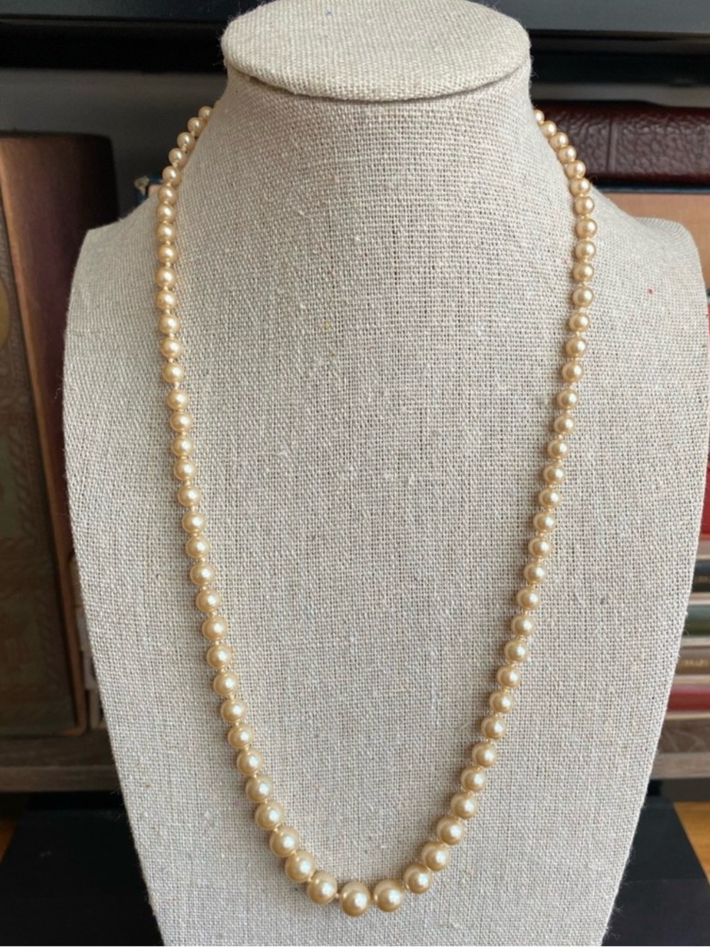 1970’s Champagne Pearl Necklace - Picture 2 of 6